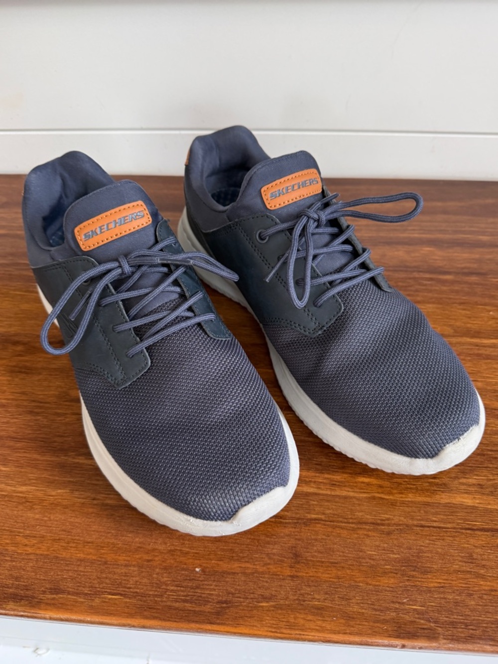 Skechers Men’s Size 9 Navy Memory Foam Sneakers Lightweight Comfort Shoes - Picture 2 of 7